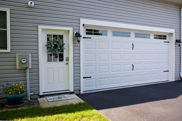 24/7 Emergency Garage Door Panel Replacement experts in Lincroft, NJ